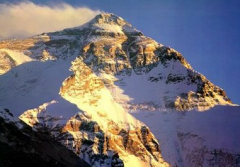 珠穆朗玛峰海拔多少米 去珠穆朗玛峰登山的最佳时