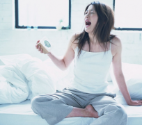 抛弃父母跟男朋友私奔 男友却另有新欢