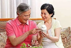 老人吃什么可以预防老年痴呆 老年人吃保健品不如