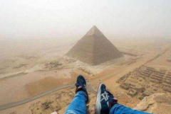 其他埃及金字塔灵异事件 爬上金字塔的人都会死吗