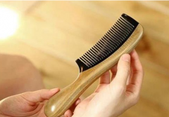 女性脱发怎么办 导致女性掉发的原因有哪些