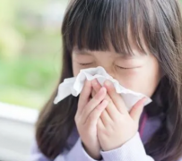 小孩流浓鼻涕是什么原因 小孩流浓鼻涕如何应对