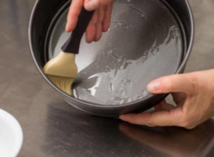 使用不粘锅要注意哪些细节 不粘锅为何不能制作酸