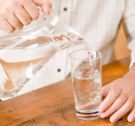 男性多喝水的好处 多喝水可呵护前列腺