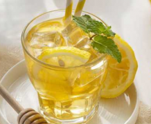 喝蜂蜜水对身体的好处 喝蜂蜜水如何选择时间