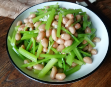 花生拌芹菜的营养功效 花生拌芹菜健脑改善脑血管