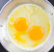 喝开水冲鸡蛋对身体有影响吗 每天吃鸡蛋身体更健