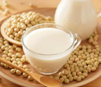 豆浆含优质蛋白质 餐前喝无糖豆浆有助于减肥