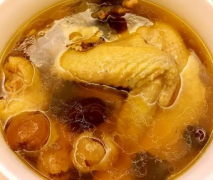 清炖鸡汤的营养功效 清炖鸡汤的家常做法