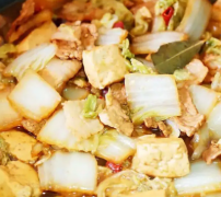 白菜炖豆腐的做法 如何做好吃的白菜炖豆腐