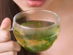 女性经期如何饮食 女性经期不适合喝绿茶