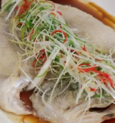 清蒸鲈鱼的做法 怎么做美味的清蒸鲈鱼