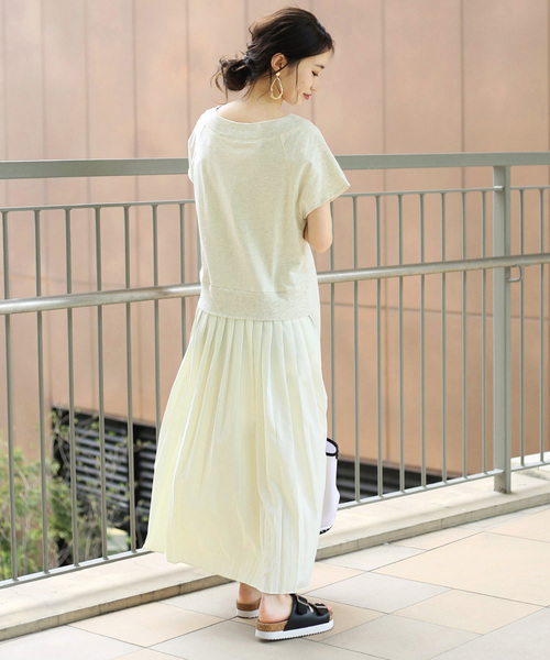重视背面设计的棉质连身裙