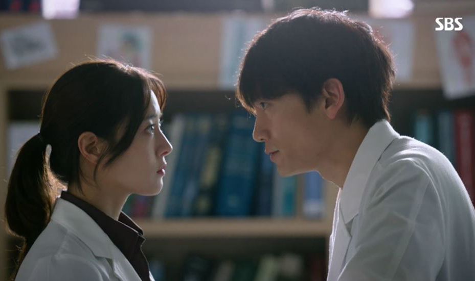 《医生耀汉》本周结局，池晟不告而别？ 8部韩剧女主辛苦追夫，《触及真心》李栋旭听不懂告白，金智媛追夫追到环游世界