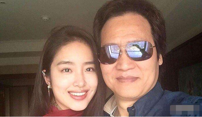 杨采钰陈金飞结婚了吗 传两人已经领证从干爹变成
