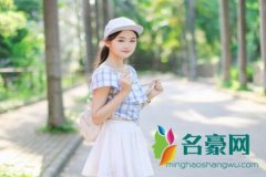 征服同学人妇系列 那晚朋友的妻子误入了我房间我