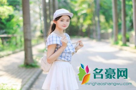 征服同学人妇系列 那晚朋友的妻子误入了我房间我没忍住