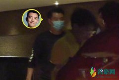 郑恺深夜和好友聚餐 虽然包裹严实但难掩好心情