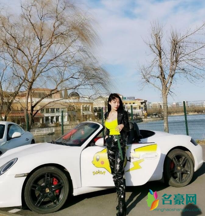 郭美美晒性感美照