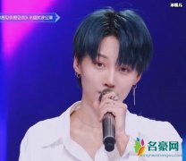 刘雨昕长发好看吗 因中性打扮常常被误认为是“拉