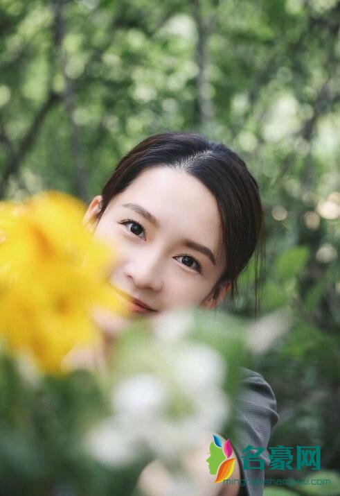李沁最新写真清新文艺