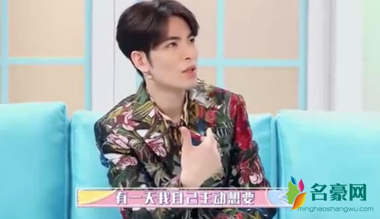 萧敬腾否认与经纪人恋情