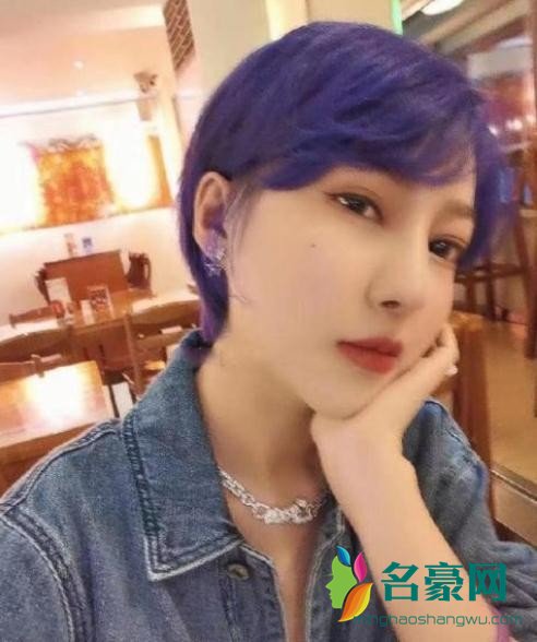 郭美美出狱变蛇精脸