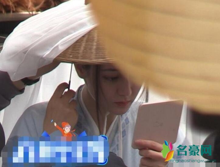 迪丽热巴侠女造型