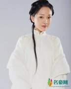 苏乞儿曝早年片场照 周迅一袭白裙仙气十足超美