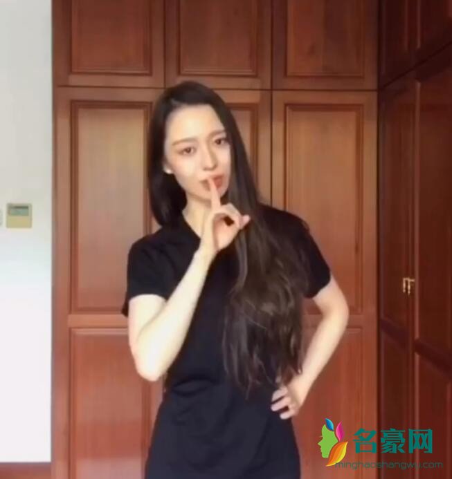 吉娜晒健身日常