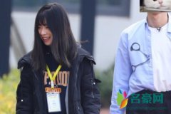 创造营2019女选管咸猪手是怎么回事 女选管行为引众