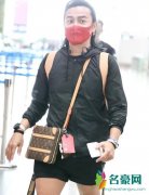 陈志朋大冷天穿短裤 用红色口罩遮面十分抢眼