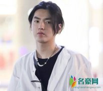 吴亦凡瘦回颜值巅峰 扎起小辫子秀气十足