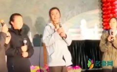 王祖贤现身加拿大 素颜亮相依旧美丽气质犹存