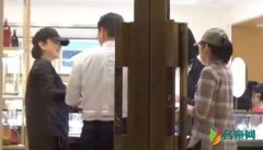 林青霞亲吻型男 前段时间才力证自己婚姻很幸福