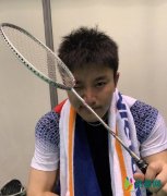 贾乃亮喊话粉丝 称准备和你们约一局球赛