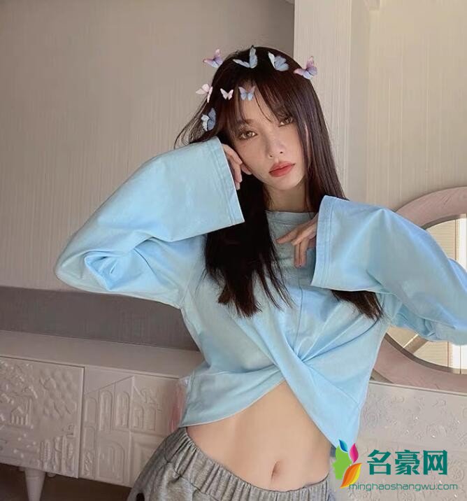 李小璐近照