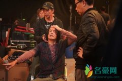 周润发受伤缝五针 心疼63岁的敬业发哥