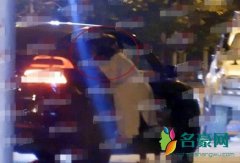 朱时茂与妙龄女吻别 相似的场面竟然再次发生