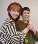 杨丞琳晒照为妈妈庆生 亲密搂着妈妈笑容甜美逆龄