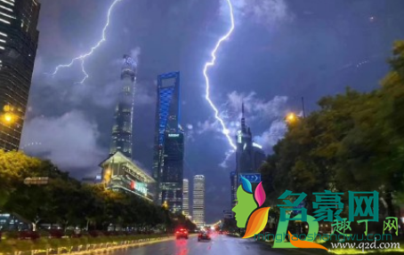 上海东方明珠塔被闪电击中要紧吗3