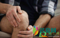 膝盖肿能不能热敷 膝盖肿了是滑膜炎吗