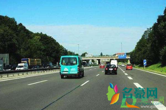 国庆节最后一天下高速超过十二点收费吗3