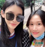 奚梦瑶与四太逛街 二人有说有笑就像亲生母女一样