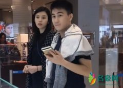 奚梦瑶看婴儿床 与何猷君两人低调逛街尽显甜蜜