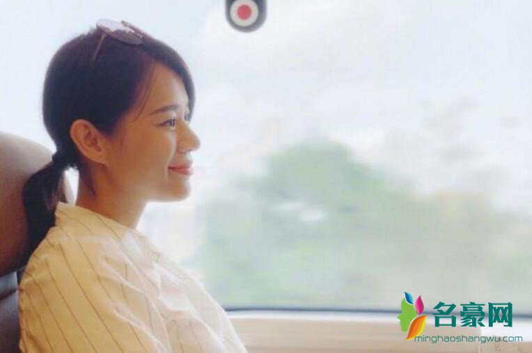 胡杏儿照片
