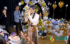 张杰谢娜喝交杯酒 洋溢着温馨美满的氛围