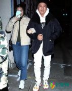 甄子丹与女儿现身街头 父女俩一身潮范穿搭非常养