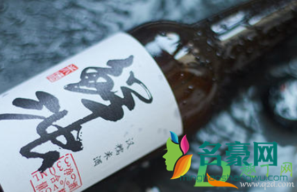 酒酿玻璃瓶的盖子怎么打开3