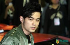 周杰伦年底或再发歌 方文山惊呼：新歌热度这么高